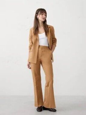 Tan Banana Republic Factory Sculpted Stretch Suit - Jacket Size 4, Pant Size 6